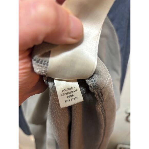 Patagonia Men's Crewneck Two-tone Gray Sweatshirt Mountain Logo on back sz XL - Picture 8 of 10